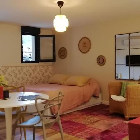 Studio En Rez De Jardin Collobrières Kültér fotó