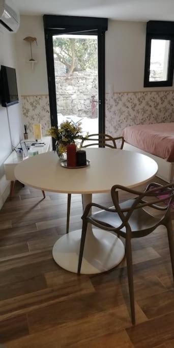 Studio En Rez De Jardin Collobrières Kültér fotó