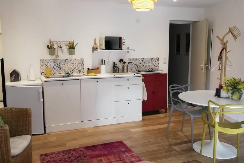 Studio En Rez De Jardin Collobrières Kültér fotó