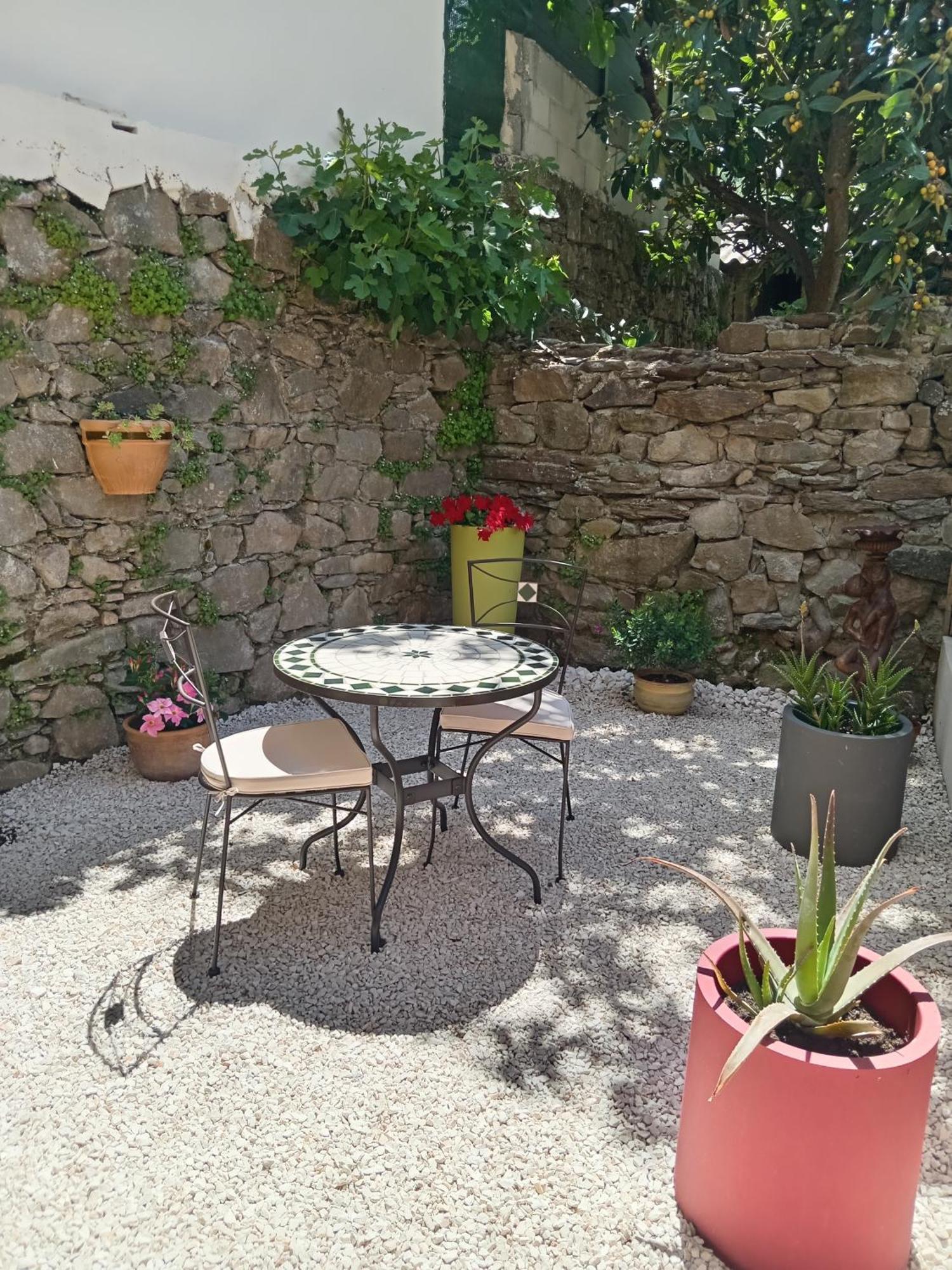 Studio En Rez De Jardin Collobrières Szoba fotó